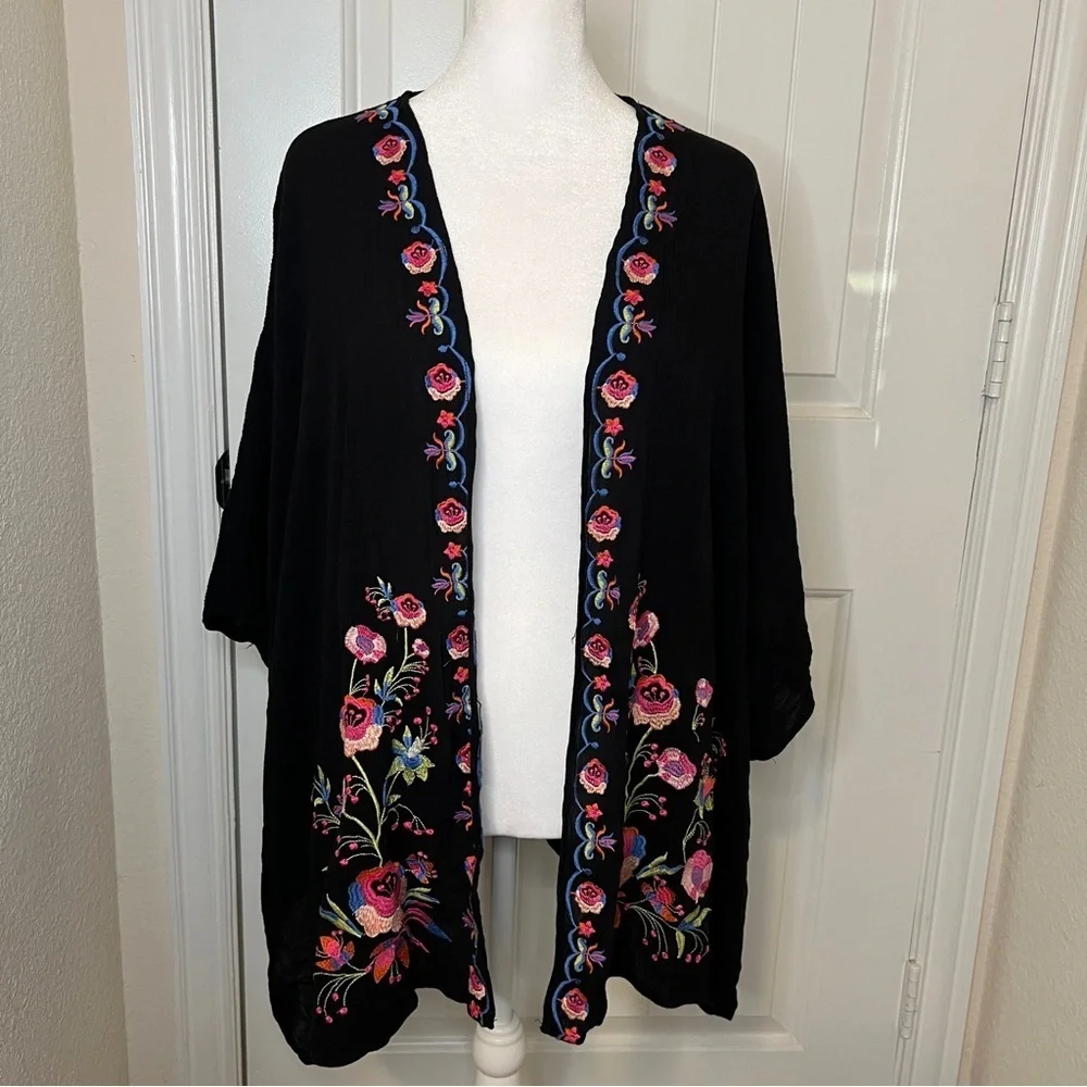 Umgee Casual Black Floral Embroidered Kimono Cardigan Coverup Small / Medium